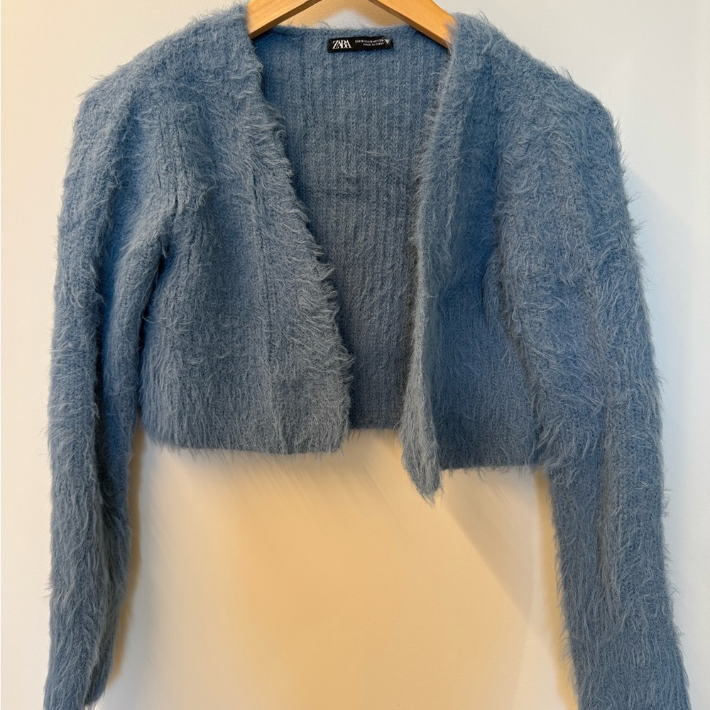 Zara Women's Blue Fuzzy Sweater